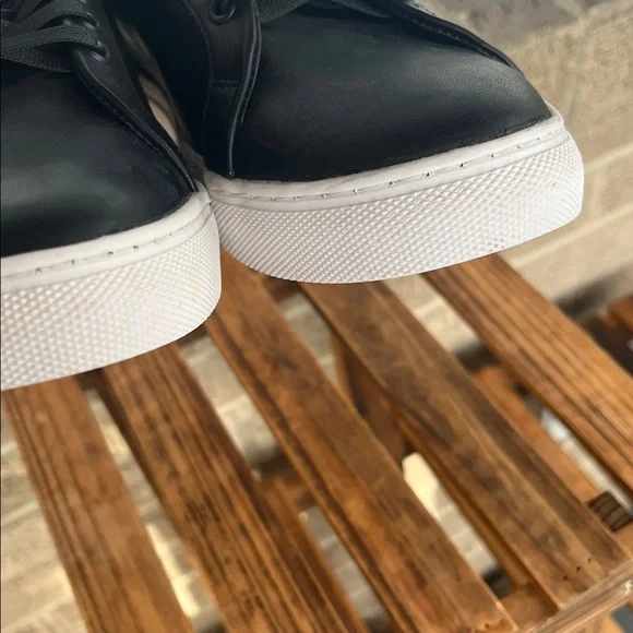 Thursday Women’s Black Leather Sneakers Size 8.5 - Picture 12 of 12